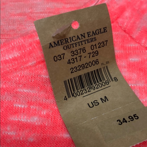 American Eagle T-shirt - NWT - Picture 2 of 3